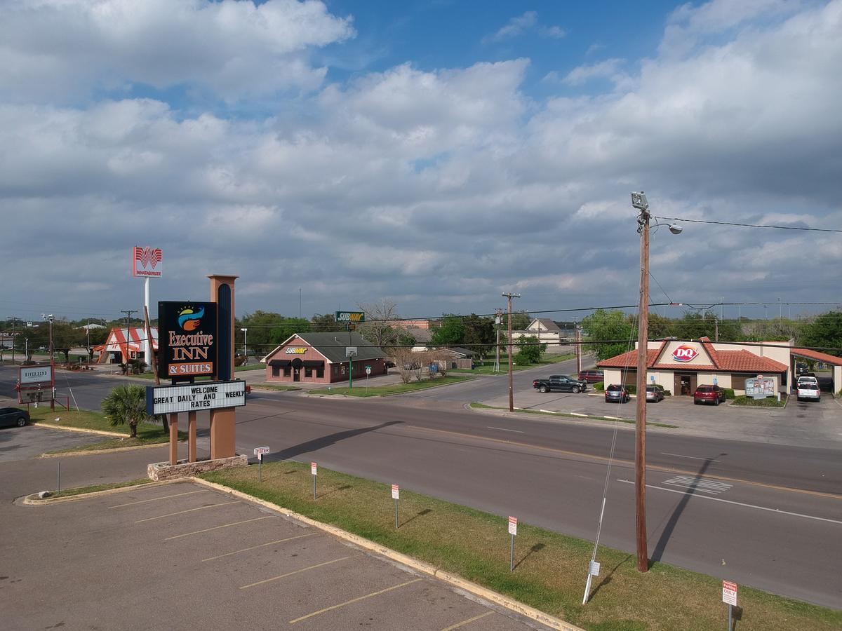 Executive Inn & Suites Beeville Eksteriør bilde